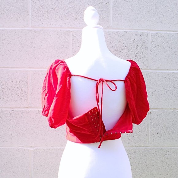 Red crinkled short sleeve blouse with adjustable strap back eye and hook… - Picture 3 of 6